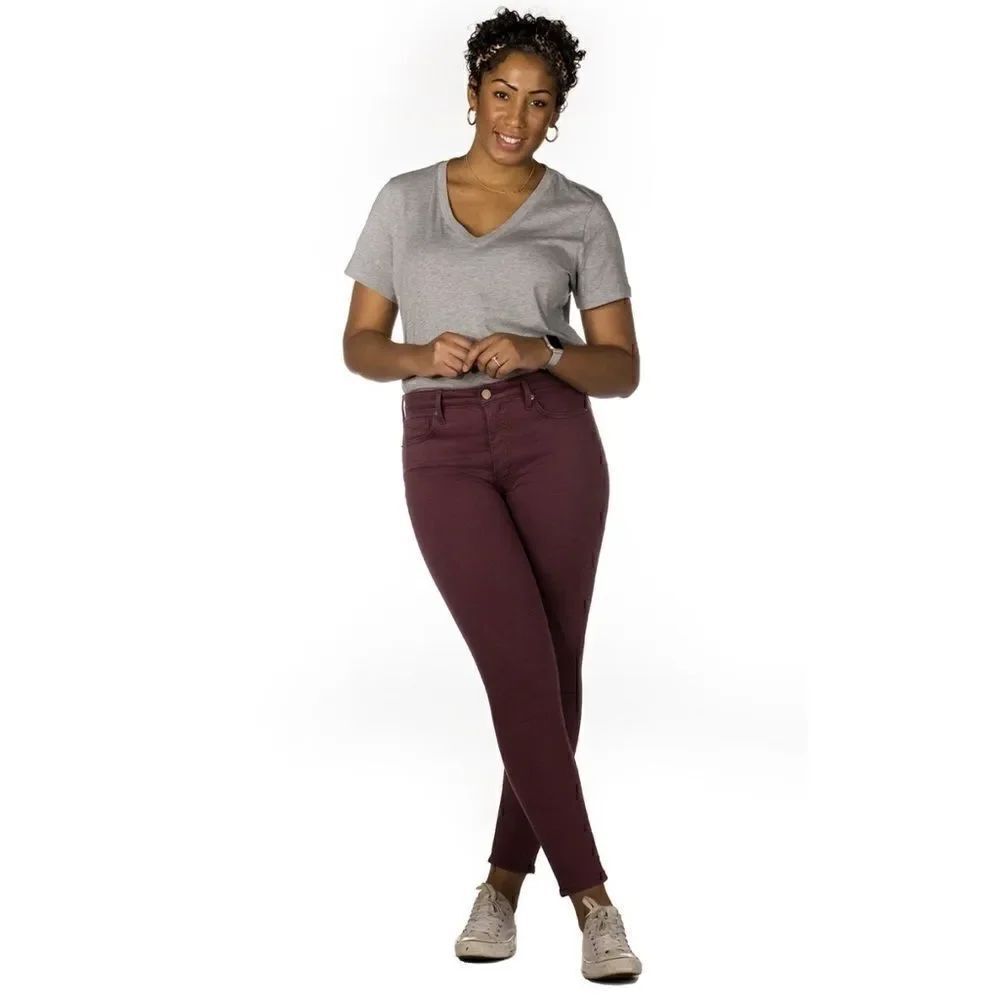NWT Revtown Decade Denim Super Skinny Jeans in Claret, Size 32 Regular